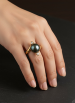 Egyedi arany brilles gyűrű gyönggyel