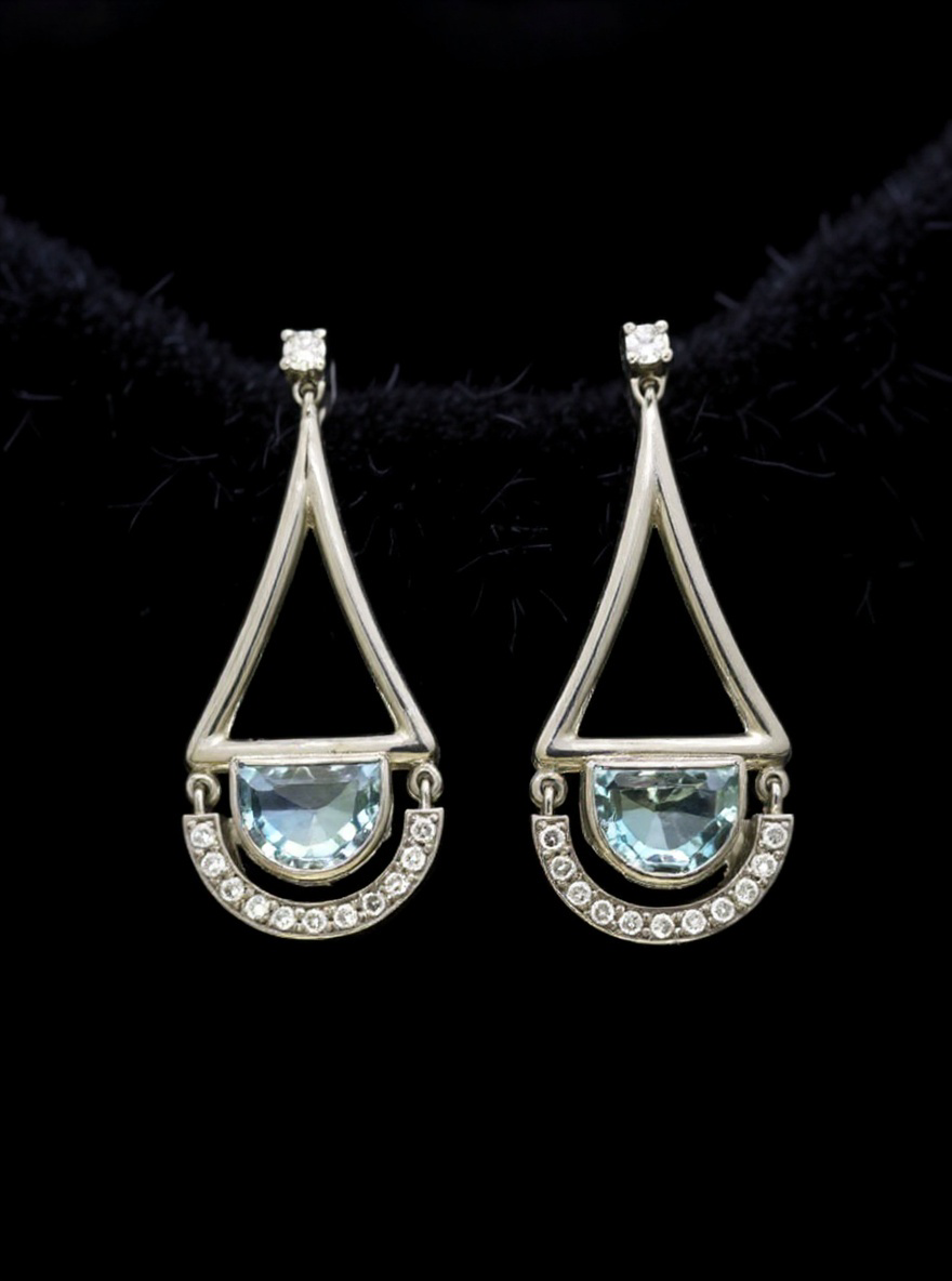 Hosszú fülbevaló akvamarinnal brillekkel