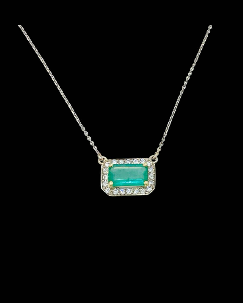 Női finom nyakék smaragddal brillekkel